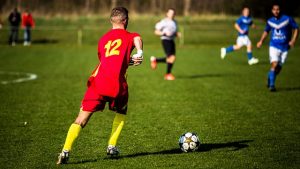 Spieler mit dem Ball
